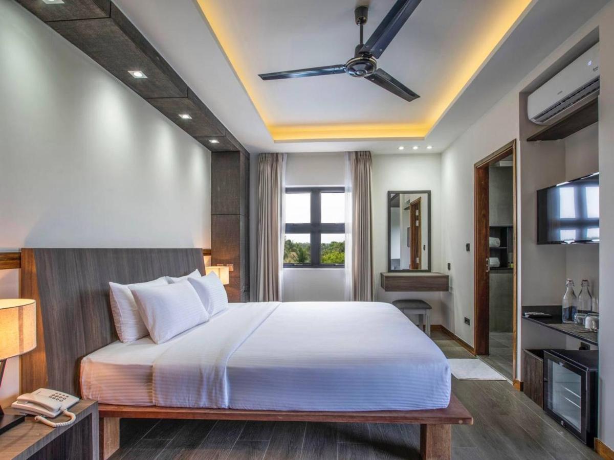 Ataraxis Grand And Spa Fuvahmulah Exterior foto